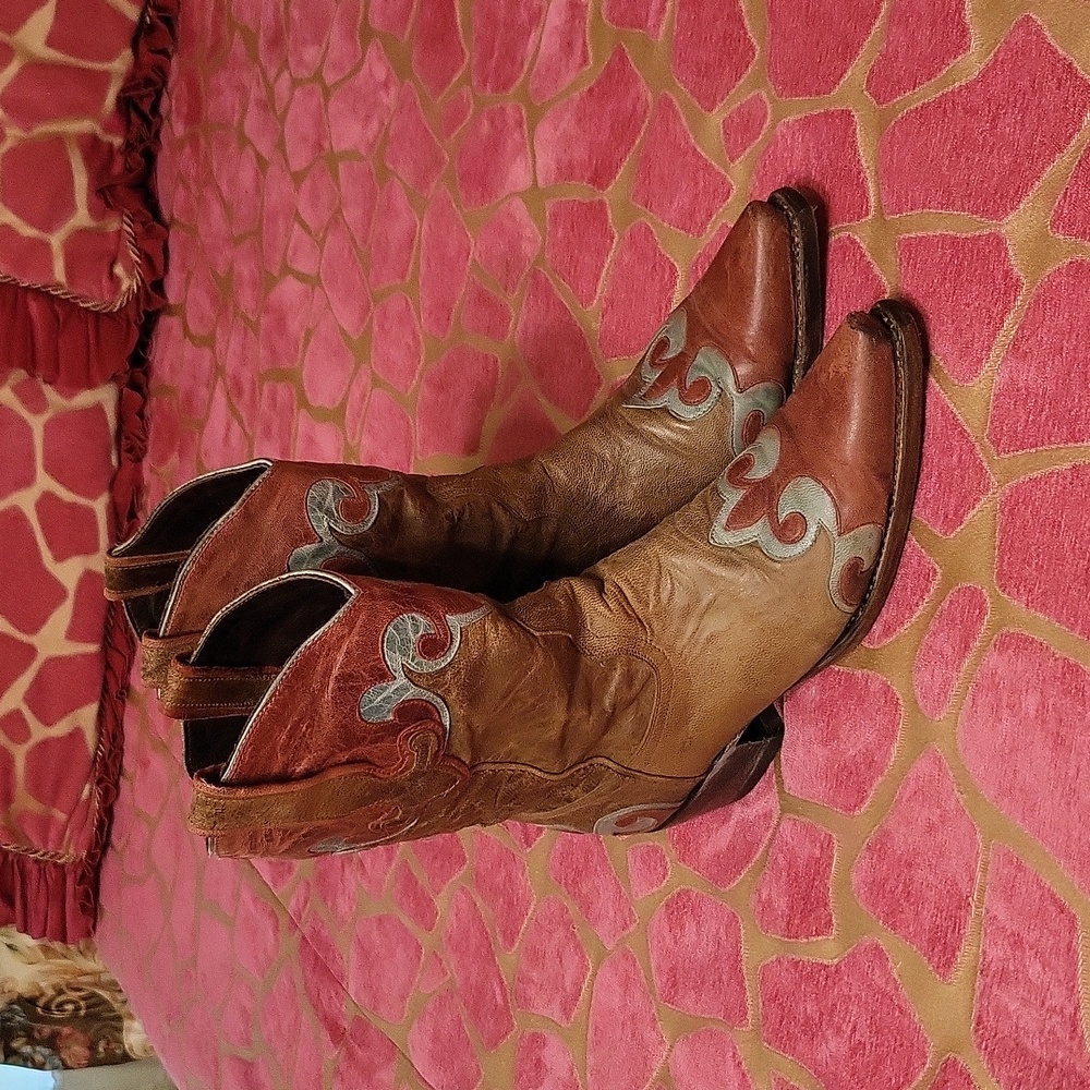 Lane Cowgirl Boots Short 8